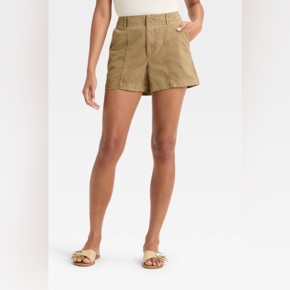2 Universal Thread Red and khaki Brown Women's Shorts flat front